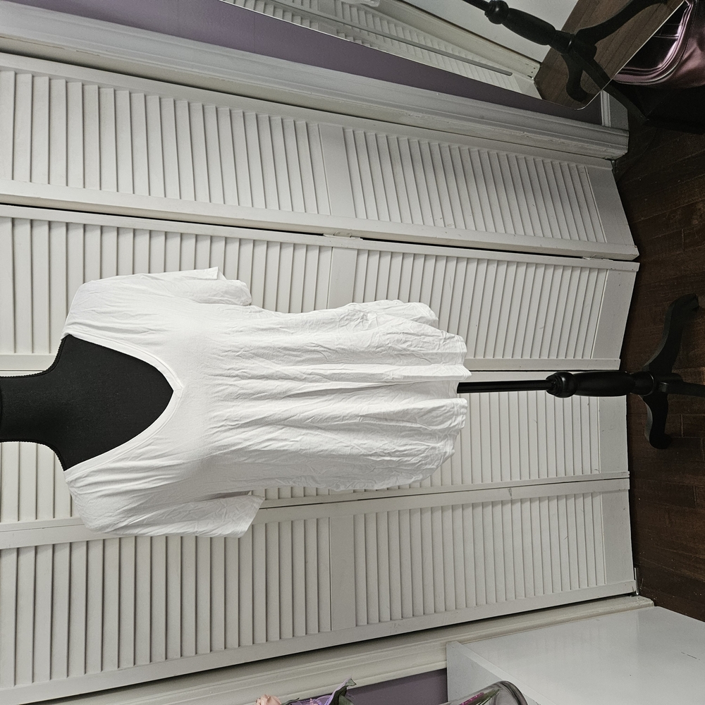 Old Navy White Short Sleeve Tee